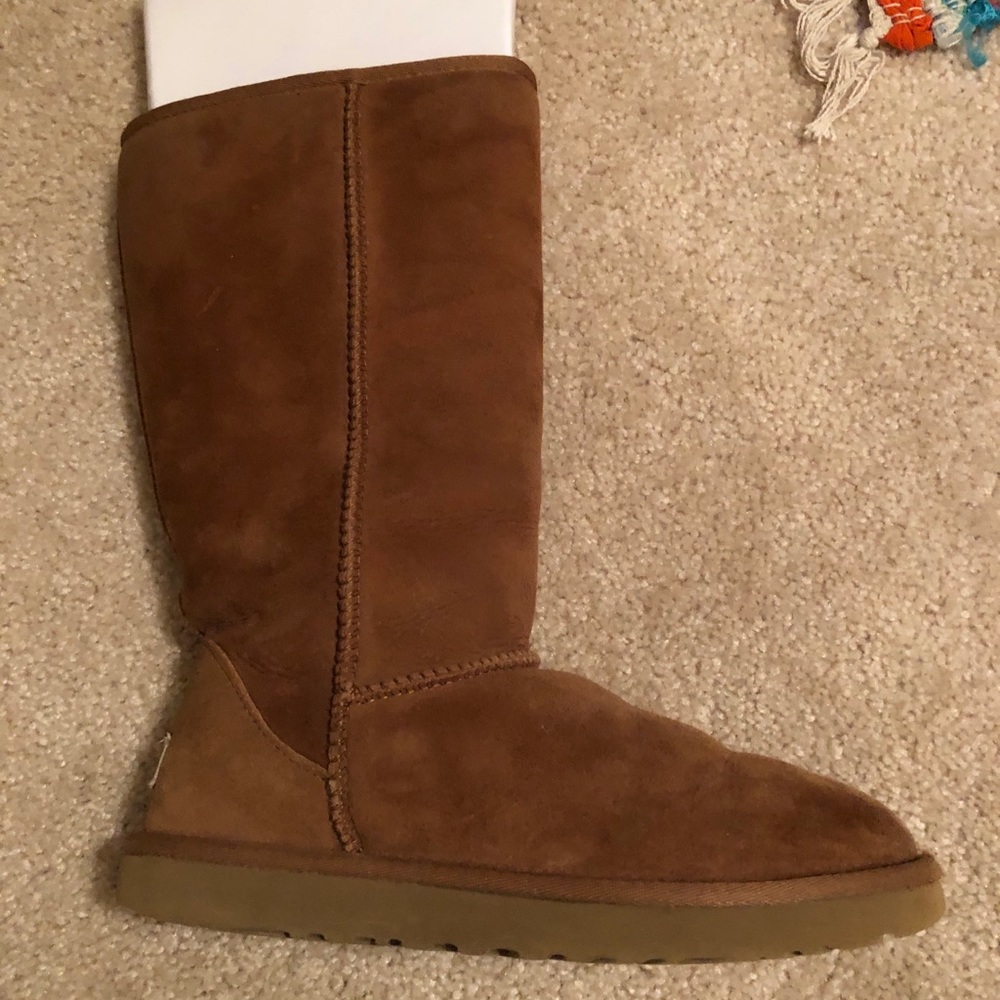 Ugg Short Boot Ii Size 7 - image 1